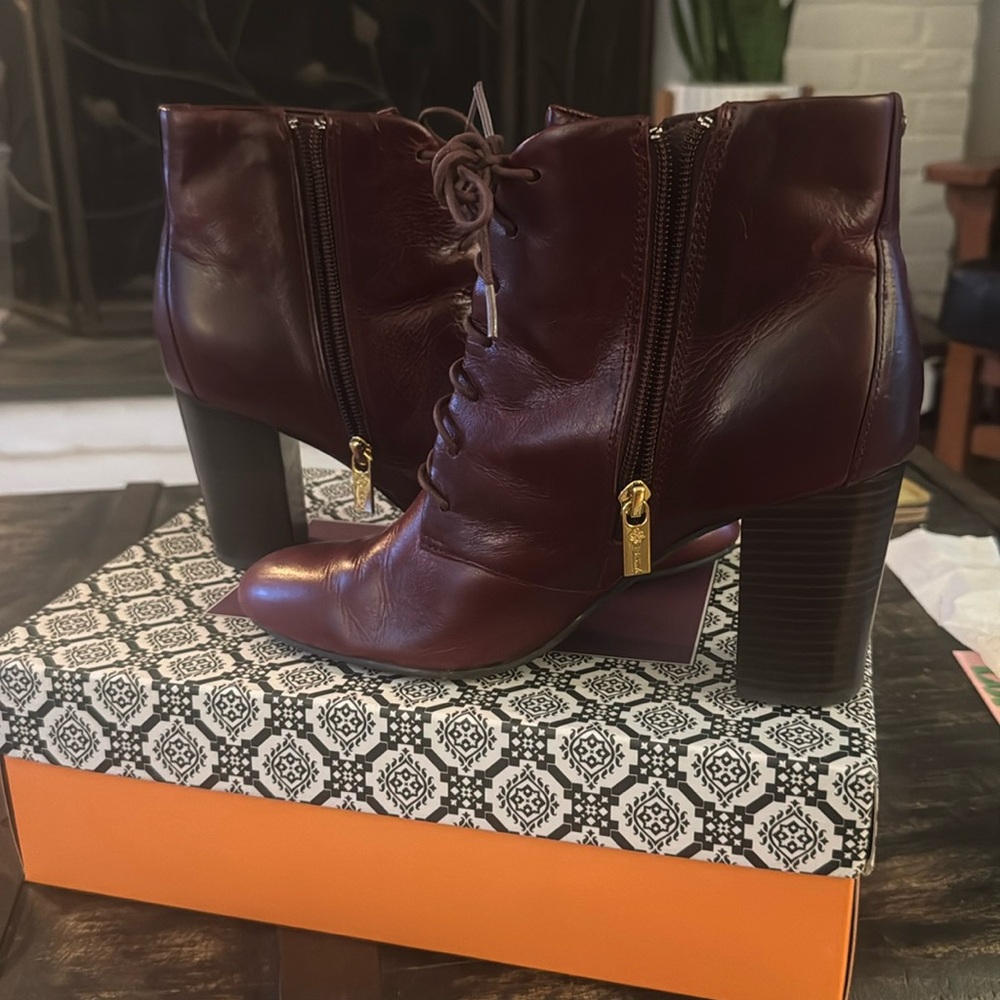 Isola Chianti Corbin zipper booties